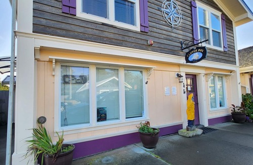 Pacific Beach House | Mate's Quarters