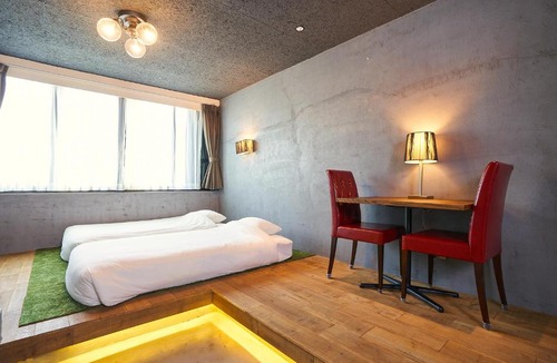 Okazaki Hotel | Material