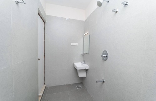 Periamet Hotel | MATHI RESIDENCY