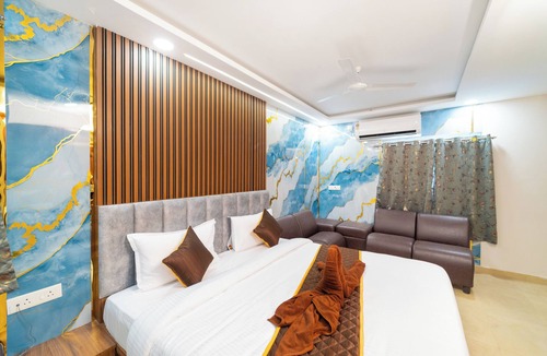 Periamet Hotel | MATHI RESIDENCY