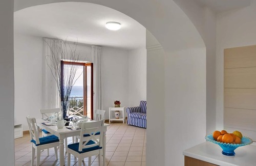 Marina del Cantone Apartment | Matisse Cantone - A well designed apartment with a lovely spacious terrace