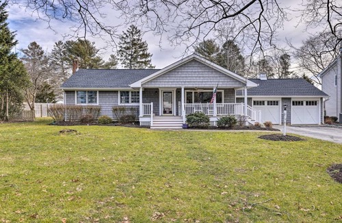 Mattituck House | Mattituck Home w/Fireplaces - Near Wineries