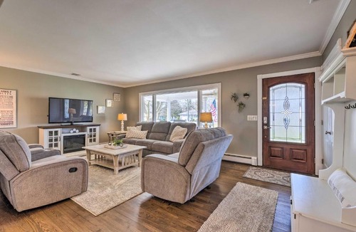Mattituck House | Mattituck Home w/Fireplaces - Near Wineries