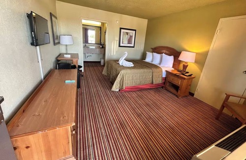 Mattoon Hotel | Mattoon Illinois Experience | Dining & Cultural Spots | Heritage Park Nearby