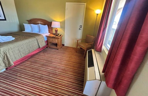Mattoon Hotel | Mattoon Illinois Experience | Dining & Cultural Spots | Heritage Park Nearby