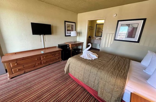 Mattoon Hotel | Mattoon Illinois Experience | Dining & Cultural Spots | Heritage Park Nearby