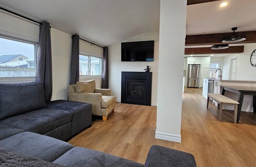 Port Stanley Cottage | Maud At Main Beach *NEW*