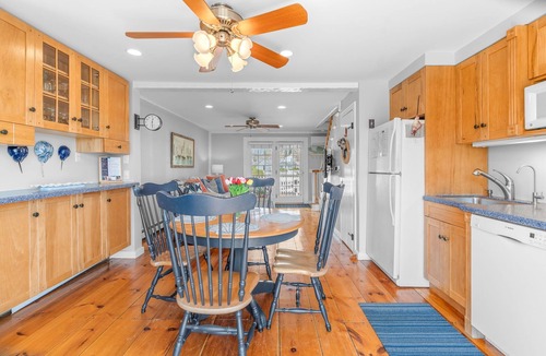 Mashpee House | Maushop Village-Exceptional 2 bedrooms, Sleeps 4, 1.5 baths, with great views