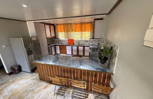 Barroui Apartment | MAX COZY CORNER - 2 BEDROOM FAMILY HOME WITH BACKYARD GRILL