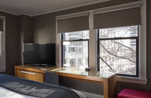 Belltown Hotel | Max King | Opulent Bed & Craft Beer Hours