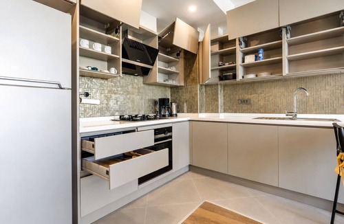 Lara Condo | Maxihomes Sirella