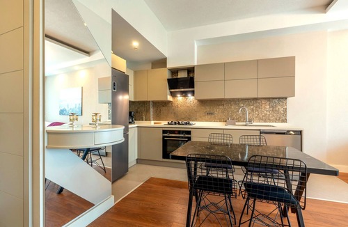 Lara House | Maxihomes Snitch