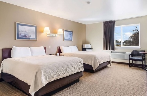 Aberdeen Hotel | Maximum Comfort! Comes with Free Breakfast & Parking, Pet-friendly Property!