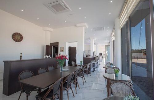 Pernera Villa | MAXOR PALACE