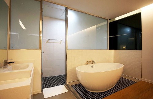 Yeoju Hotel | May AVE