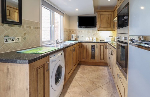 Llanfyllin Cottage | MAY COTTAGE, family friendly, character holiday cottage in Llanfyllin