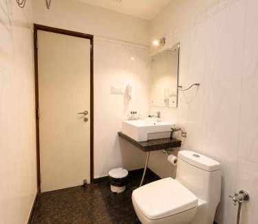 Mandi Hotel | May Fair