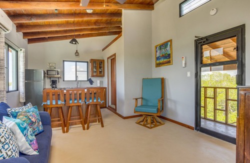 Cocoplum House | Maya Beach: Two Bedroom Lagoon View Apartment