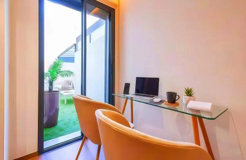 Bourgogne Apartment | MAYA SUITES - Corniche Seaside