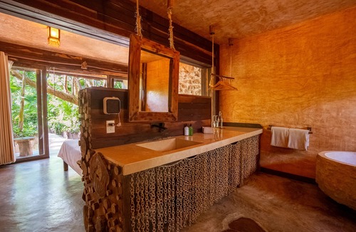 Isla Mujeres Hotel | Mayan Monkey Isla Mujeres | Social Hotel
