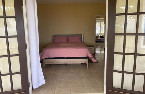 Marley Vale House | ‘MAYARO’ Private Room with Ocean View