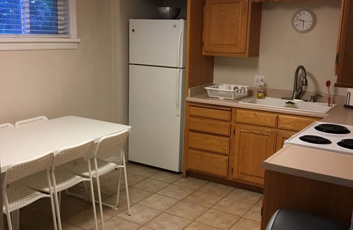 Hillcrest Apartment | Mayberry in Orem! Cozy 2BR Apt by Costco! All New Carpet/Paint
