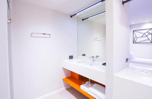 Mueang Samut Prakan District Hotel | Maybis Hotel