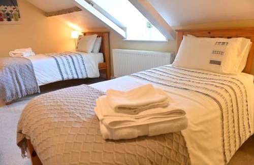 Wearhead House | Mayfield Cottage