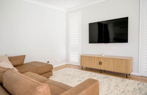 Mayfield House | Mayfield Modern Haven