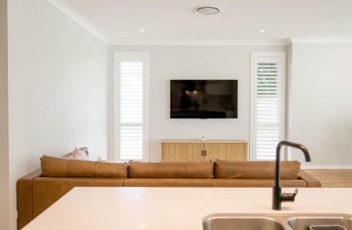 Mayfield House | Mayfield Modern Haven