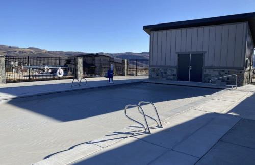 Park City House | Mayflower Lakeside Retreat Free Ski Shuttle to DV