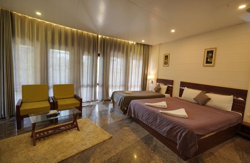 Thirunelly Hotel | Mayookham Resorts