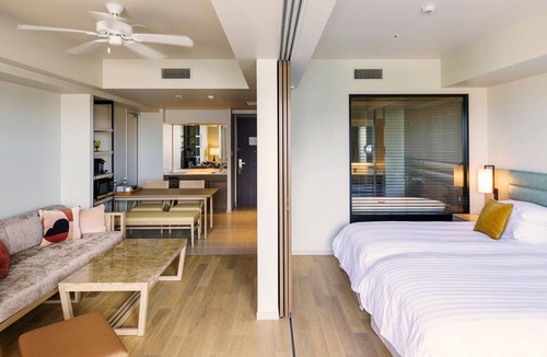 Mihama Hotel | MB GALLERY CHATAN by THE TERRACE HOTELS