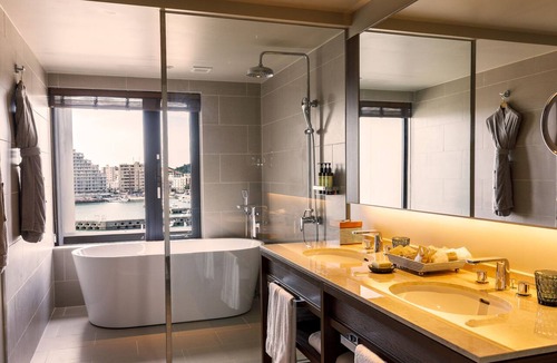Mihama Hotel | MB GALLERY CHATAN by THE TERRACE HOTELS