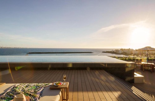 Mihama Hotel | MB GALLERY CHATAN by THE TERRACE HOTELS