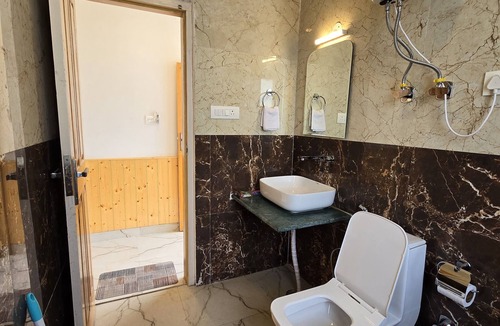 Burwa Hotel | Mb Igloo Resort