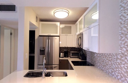 Oriente Apartment | MB15- Beachfront 1 Bedroom balcony-washer & dryer