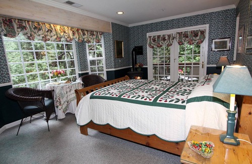Twain Harte Bed & Breakfast | McCaffrey House B&B Inn