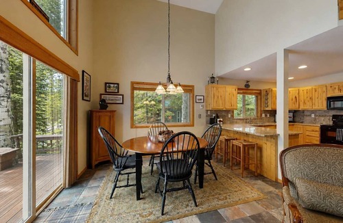 McCall House | McCall Golf Course Cabin | Pool, Deck, Loft