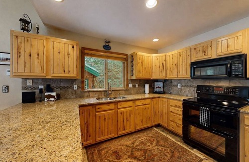 McCall House | McCall Golf Course Cabin | Pool, Deck, Loft