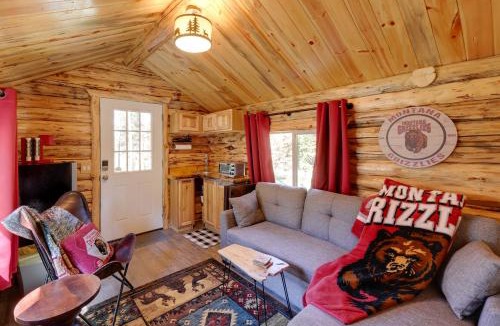Marion House | McGregor Lake Access: Cabin in Wooded Wilderness