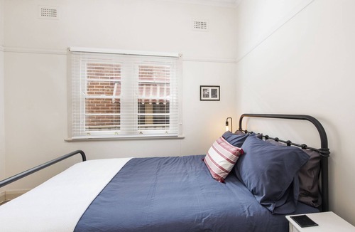 Central Mudgee House | McIntosh Cottage - just steps to Church St