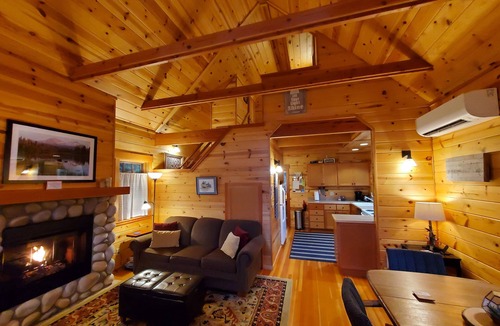 McKenzie Bridge Cabin | Mckenzie River Cabin #13 at the Log Cabin Inn, screened porch, .5mi Trailhead