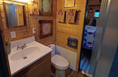 McKenzie Bridge Cabin | Mckenzie Riverfront Tiny Cabin near Hoodoo, Hotsprings & Loloma!