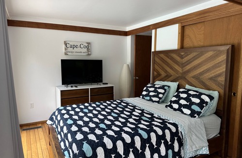 Popponesset House | MCM Gem in New Seabury w/heated pool, sleeps up10