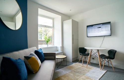 Dumbarton Apartment | Meadow Apartment