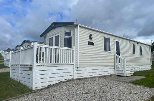 Grampound Resort | Meadow Lakes