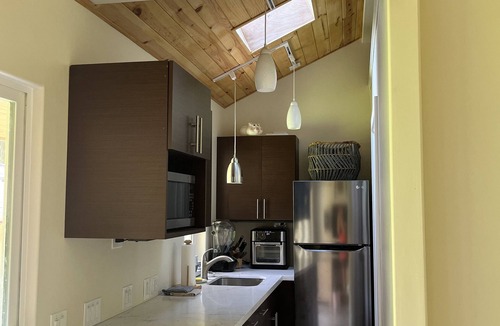 Lake Forest Park Cabin | Meadow View Cabin