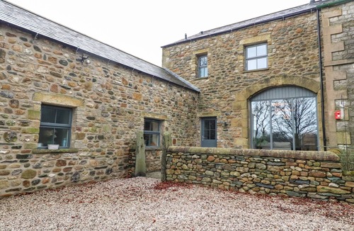 Ingleton House | MEADOW VIEW COTTAGE, pet friendly, with open fire in Ingleton