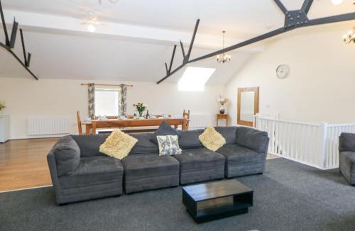 Buxton House | Meadow View